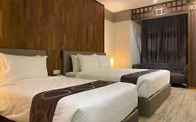 Frame Hotel